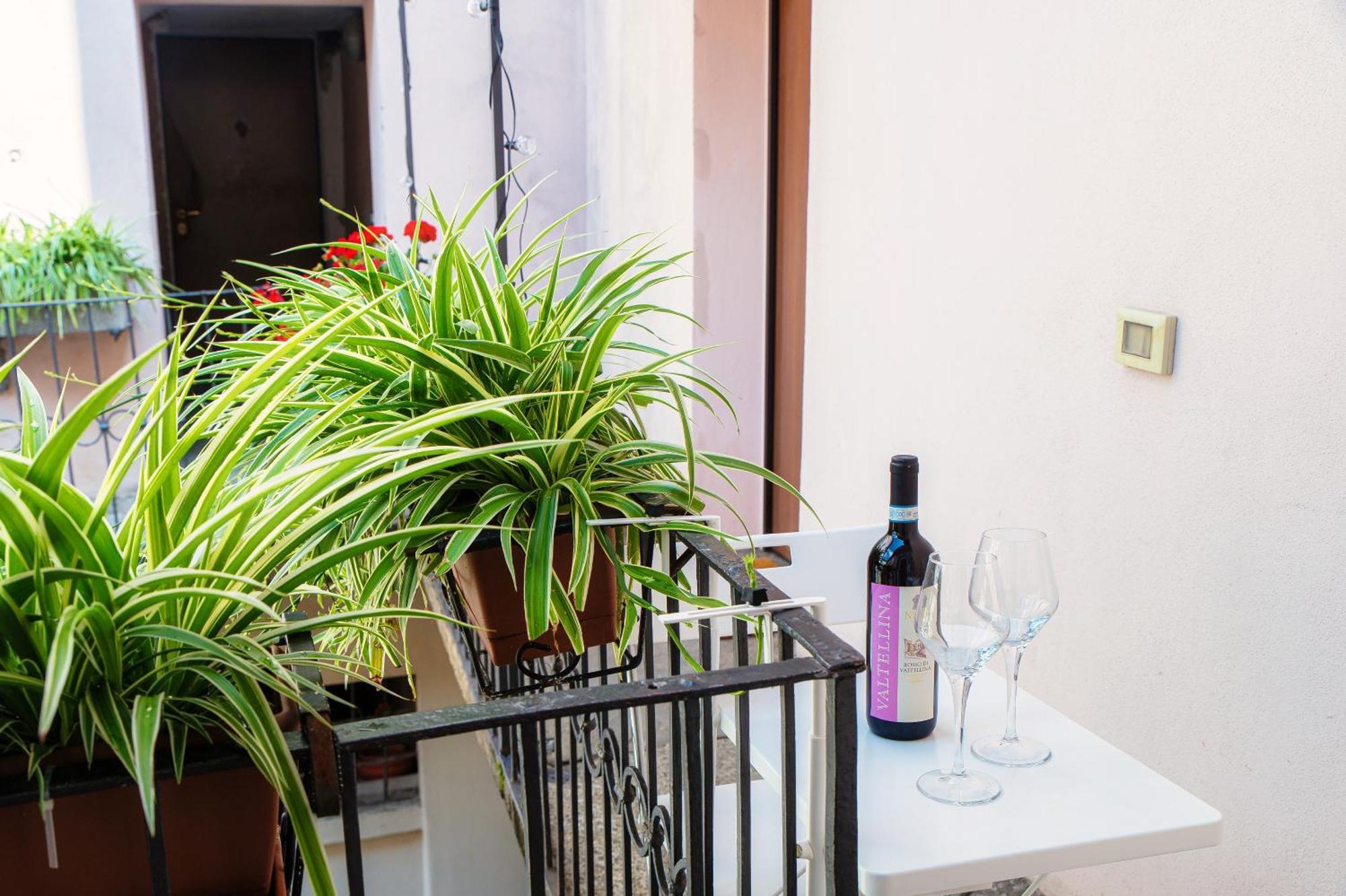 Casa Giulini - The House Of Travelers Apartment Como Exterior photo